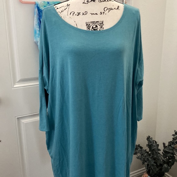 Zenana Premium Women’s Plus Oversized Dolman Sleeve Tunic Top Size 1X - Picture 2 of 11